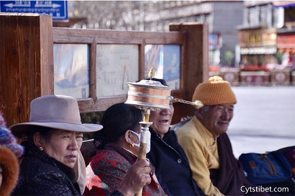 去西藏旅游需要準(zhǔn)備什么東西