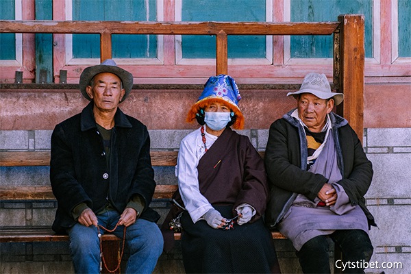 坐火車(chē)去拉薩旅游